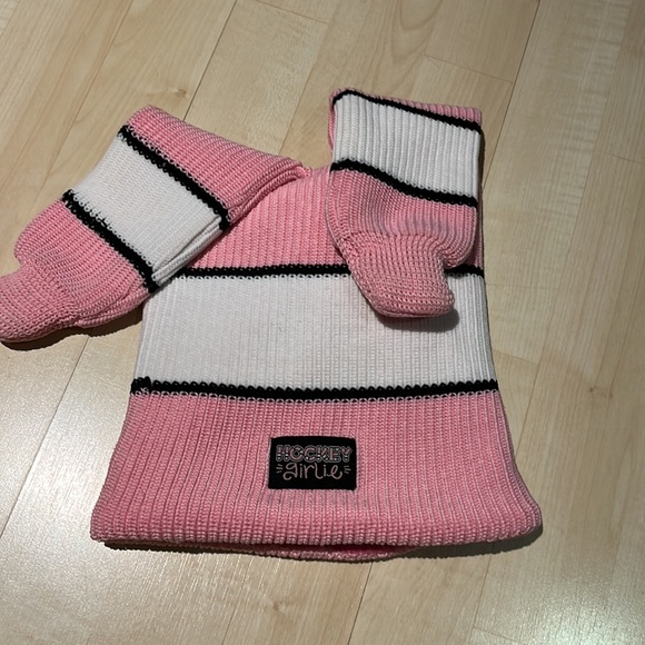 Hockey toque - Picture 3 of 3